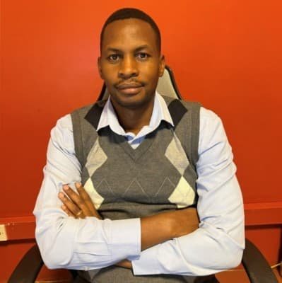 Easy Power Director Photo giving testimonial to Elite Webmasters SEO Agency Uganda Services